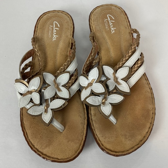 Clarks Artisan White Leather Flower Floral Flip Flop Thong Sandals Women’s 6.5 - Picture 1 of 11